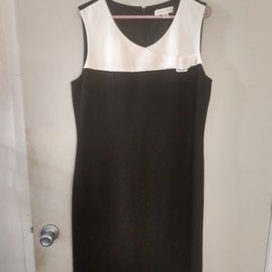 Causal Corner White &Black Lined Dress size16